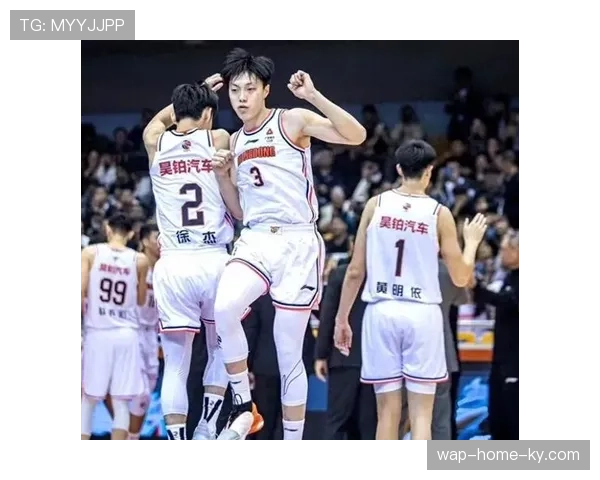 CBA联赛前十轮竞争格局生变 传统豪强分化与黑马崛起成焦点 CBA联赛前十轮竞争格局生变 传统豪强分化与黑马崛起成焦点